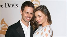 Miranda Kerrová a její snoubenec Evan Spiegel (2016)