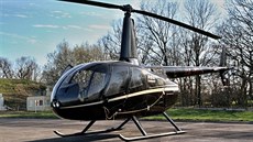 Lehký vrtulník Robinson R66 bývalého šéfa Letiště Praha Miroslava Dvořáka. Lehký vrtulník Robinson R66 bývalého šéfa Letiště Praha Miroslava Dvořáka.
