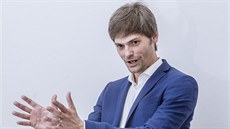 Lékař Marek Hilšer oznámil kandidaturu na prezidenta a zahájil cestu za občany... Lékař Marek Hilšer oznámil kandidaturu na prezidenta a zahájil cestu za občany...
