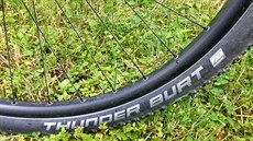 Zapletené kolo s plátm Schwalbe Thunder Burt Performance 29 x 2.1