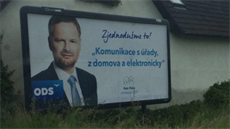 Pedvolební billboard ODS s pedsedou Petrem Fialou