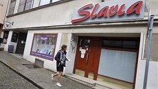 Z oblíbené kavárny Slavia může být fitcentrum. Takovému využití se ale majitel... Z oblíbené kavárny Slavia může být fitcentrum. Takovému využití se ale majitel...