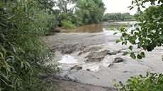 Nápor vody při deštích nevydržela hráz Návesního rybníka ve Slavíkovicích na... Nápor vody při deštích nevydržela hráz Návesního rybníka ve Slavíkovicích na...
