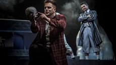 Záběr z Hamleta, který měl premiéru na ostravských Letních shakespearovských... Záběr z Hamleta, který měl premiéru na ostravských Letních shakespearovských...