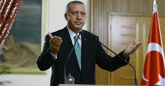 Recep Tayyip Erdogan je nemilosrdný vládce, který u te zmnil Turecko.