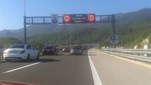 Kolony aut na chorvatsk dlnici A1, tunel Sveti Rok (30.7.2016)