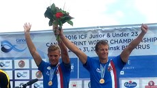 Posádka českého deblkajaku Tomáš Veselý a Radek Šlouf se raduje z titulu mistrů... Posádka českého deblkajaku Tomáš Veselý a Radek Šlouf se raduje z titulu mistrů...