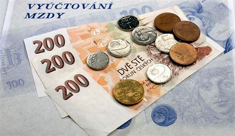 Loni zchudl prmrn vydlávající lovk v Libereckém kraji zhruba o 400 korun, ponvad ceny se zvýily o tém dv procenta víc ne platy. (ilustraní snímek)
