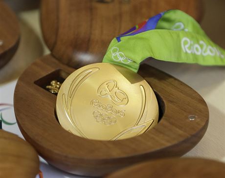 Zlatá medaile urená olympijským vítzm z Ria de Janeira.