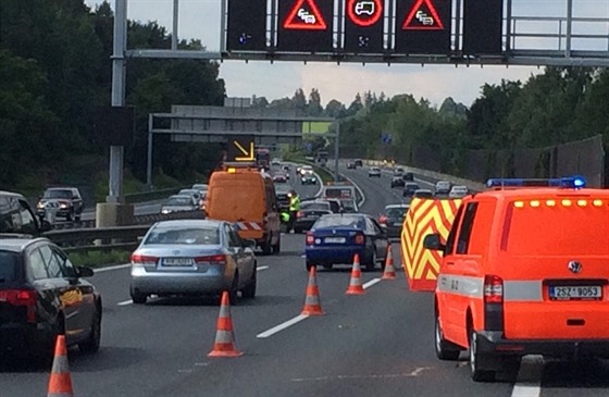 Místo smrtelného stetu automobilu volkswagen s chodcem na dálnici D1 (6. srpna...