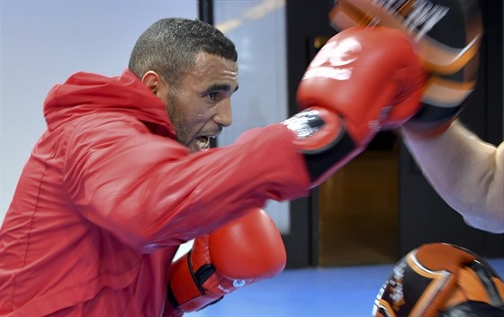 Marocký boxer Hasan Sáda se chystá v Riu na olympijský turnaj.