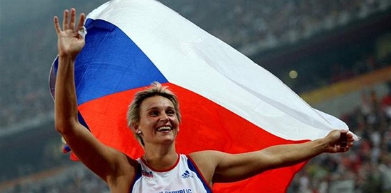 Otpaka Barbora potáková práv posledním hodem získala olympijské zlato.