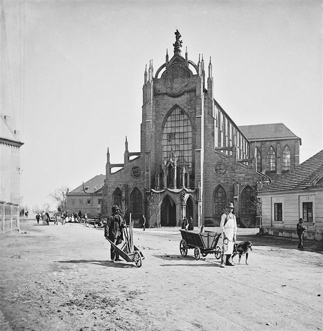 Katedrálu v Sedlci u Kutné Hory vyfotografoval Frantiek Krátký kolem roku 1888.