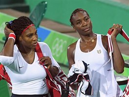 KONME. Sestry Serena (vlevo) a Venus Williamsovy v Riu zlato z Londna...