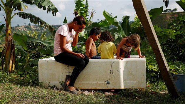 Ekonomick krize dohn Venezuelky ke sterilizaci. (19. ervence 2016)