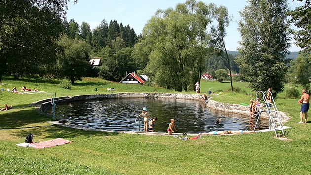 Pírodní koupalit u kempu v Annín na umav.