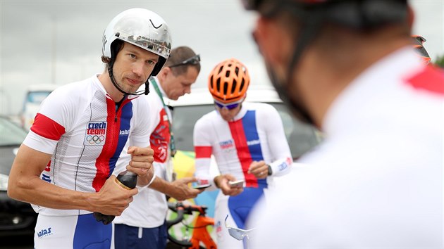 esk cyklista Leopold Knig se oberstvuje bhem trninku na olympijsk zvod