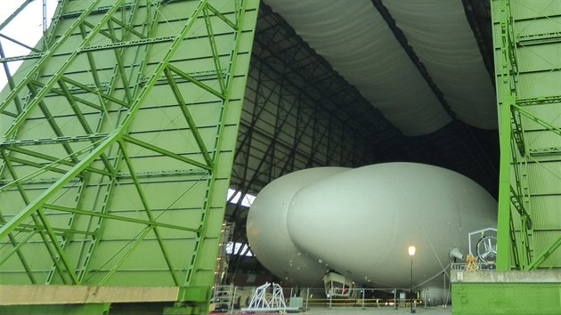 Jmenuje se Airlander 10 a je to nejvtí létající stroj na svt. Pvodn jej...