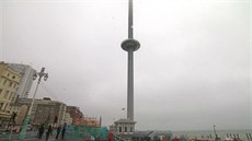 V Brightonu otevřeli nejvyšší pohyblivou vyhlídku světa V Brightonu otevřeli nejvyšší pohyblivou vyhlídku světa