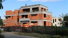 Spor o rozšíření domu v ulici K Haltýři v pražské Troji - Oldřich Petráček... Spor o rozšíření domu v ulici K Haltýři v pražské Troji - Oldřich Petráček...
