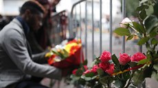 Při požáru v baru v severofrancouzském městě Rouen zemřelo třináct lidí. (6.... Při požáru v baru v severofrancouzském městě Rouen zemřelo třináct lidí. (6....