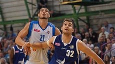 Americký křídelník Tony Meier (vlevo) na archivním snímku Americký křídelník Tony Meier (vlevo) na archivním snímku