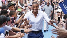 Fanoušci Oklahoma City jsou nadšeni, klubová hvězda Russell Westbrook... Fanoušci Oklahoma City jsou nadšeni, klubová hvězda Russell Westbrook...