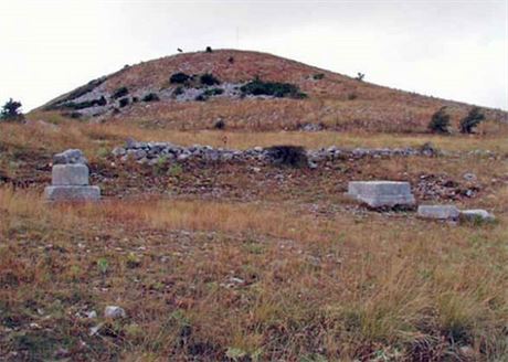 Pozstatky Diovy svatyn na vrcholu hory Lýkaion.