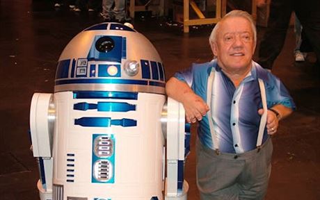 Kenny Baker a jeho robot R2D2