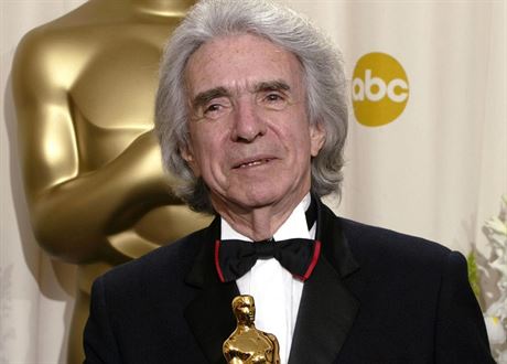 Arthur Hiller s estnou cenou na udílení Oscar