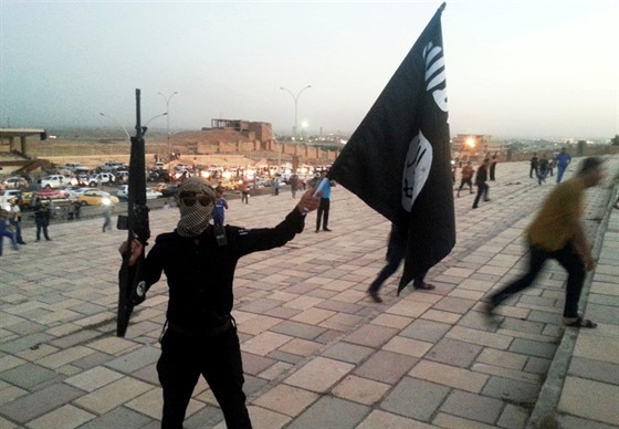 Bojovník Islámského státu v Mosulu (23. ervna 2014)