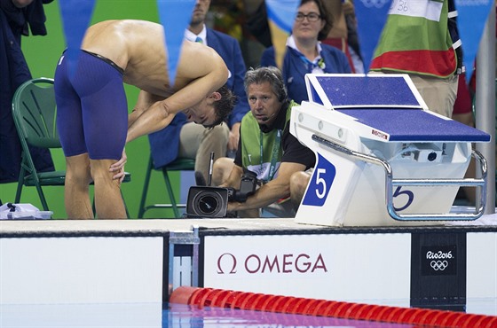 Americk plavec Michael Phelps se lou s fenomenln karirou, v polohov...