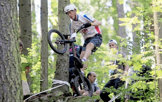 Eskamotér na kole. Václav Kolá se o víkendu stal v Blansku opt mistrem svta v biketrialu. Místo oslav vyrazil na dalí závod.