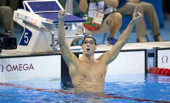 LOVK NEBO RYBA? Michael Phelps vyhrl dvoustovku motlek na olympijskch...
