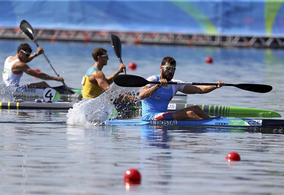 Kajaká Josef Dostál bhem rozjíky na olympijských hrách v Riu de Janieiru.