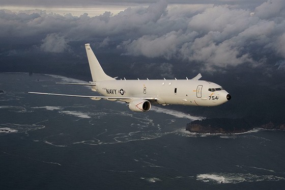 Hlídkový  P8 Poseidon je vyvinut z civilního stroje Boeing 737.