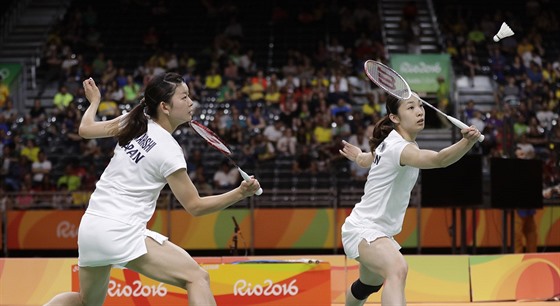 Japonské badmintonistky Misaki Macutonová (vpravo) a Ajaka Takahaiová ovládly...