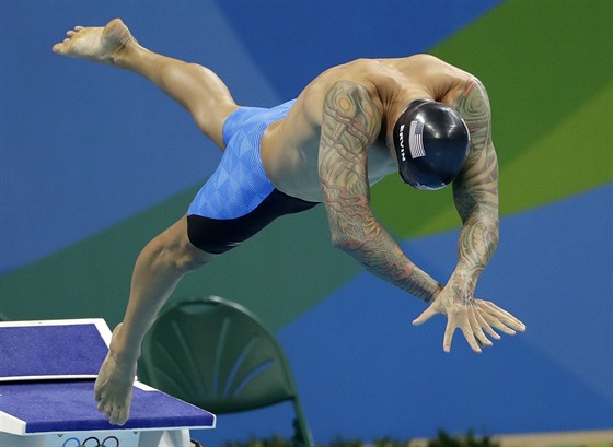 Anthony Ervin míí za triumfem na 50 metr volný zpsob.