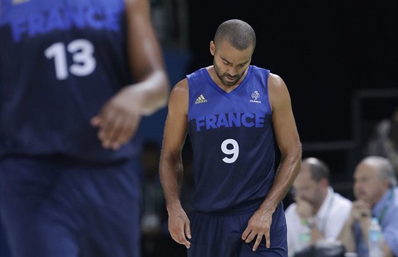 ZKLAMÁNÍ. Francouzský rozehráva Tony Parker se s reprezentaní kariérou...