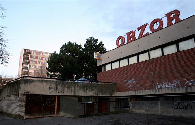 Pvodn mohly obchodn stedisko Obzor na Lesn nahradit i vysok bytov...