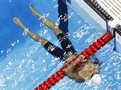 Anthony Ervin si vychutnv pocity nejrychlejho plavce olympidy v Riu.