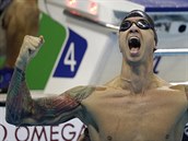 Anthony Ervin si vychutnv pocity nejrychlejho plavce olympidy v Riu.