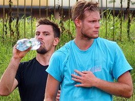 Volejbalov nahrva Jakub Ul (vpravo) na trninku st nad Labem.