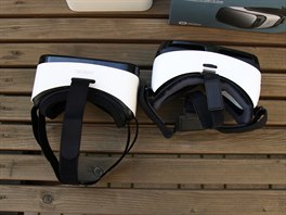 Po pidání popruh jsou si eení Samsung Gear VR a Alcatel VR velmi podobná....