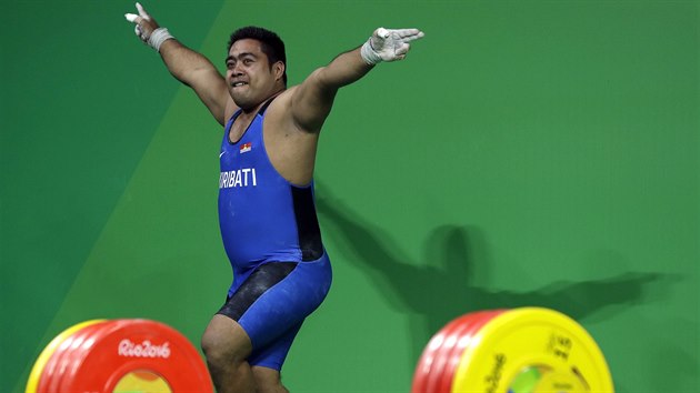 Vzpra David Katoatau z souostrov Kiribati tan na olympid v Riu.