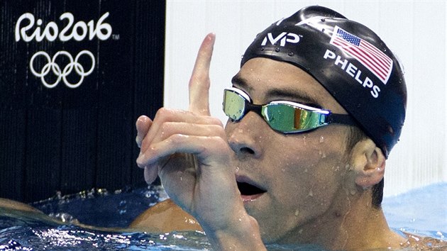 LOVK NEBO RYBA? Michael Phelps vyhrl dvoustovku motlek na olympijskch...