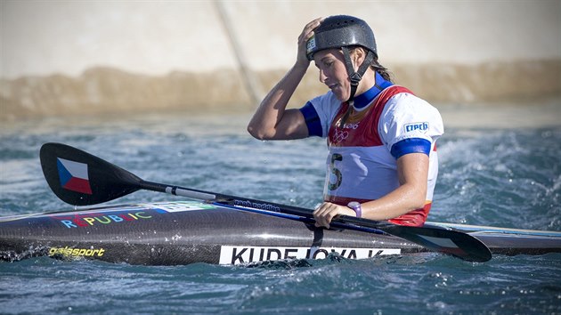 Kajakka Kateina Kudjov v olympijskm finle nakonec skonila na poslednm 10. mst. (11. srpna 2016)