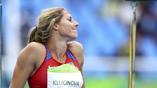 esk sedmibojaka Elika Kluinov pi olympijskm skoku vysokm. (12. srpna 2016)
