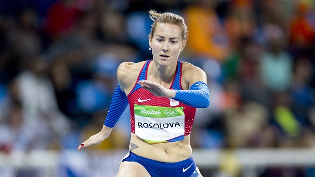 Denisa Rosolov v rozbhu olympijskho zvodu na 400 metr pekek. (16. srpna 2016)