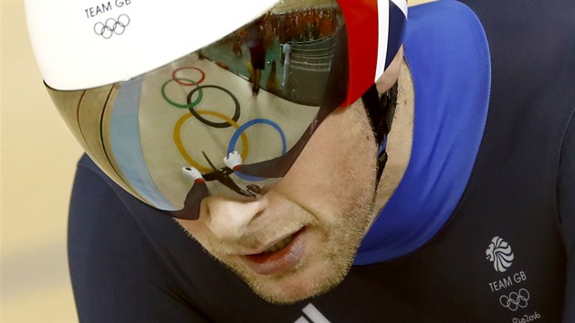 Britsk drhov cyklista Jason Kenny vybojoval zlatou olympijskou medaili v keirinu. (16. srpna 2016)